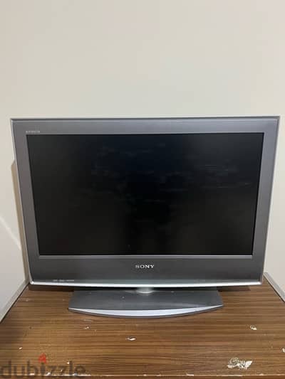 sony tv for sale. 100 sr. negotiable price