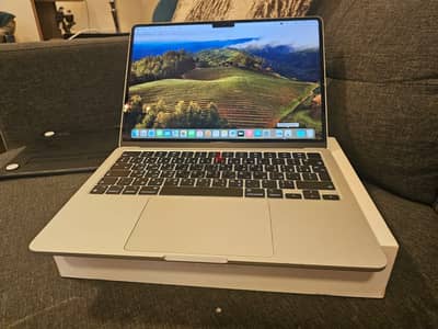 Apple MacBook Air 13-inch M2 Retina Laptop