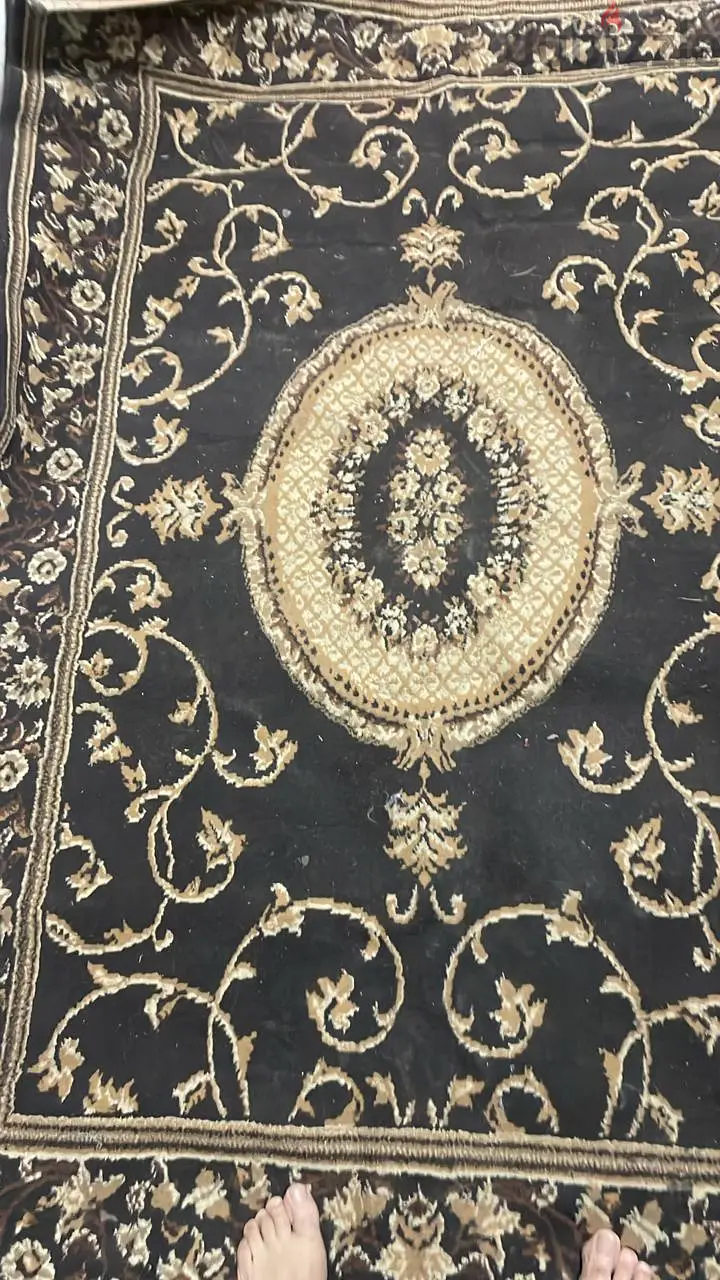 Medium-sized rug