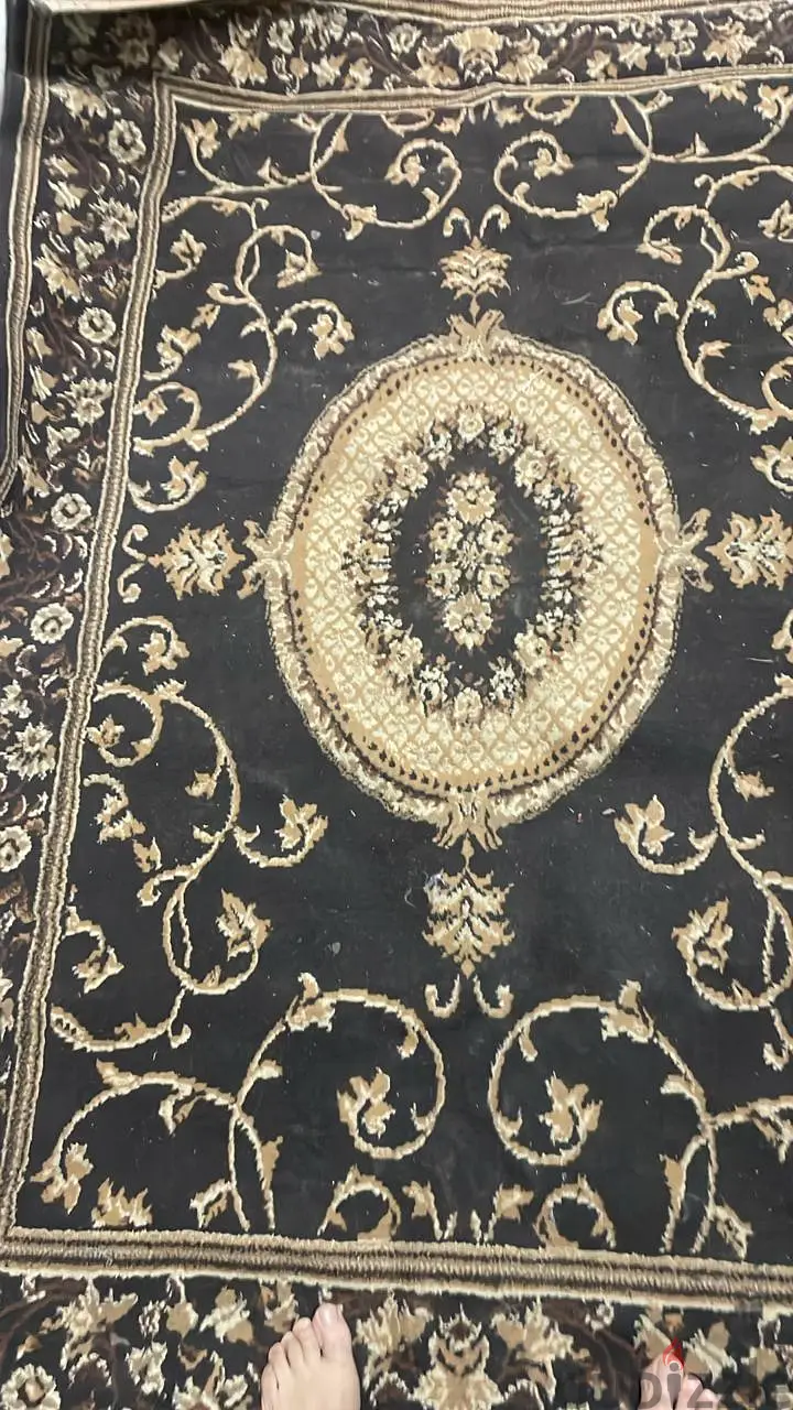 Medium-sized rug63698892957698111