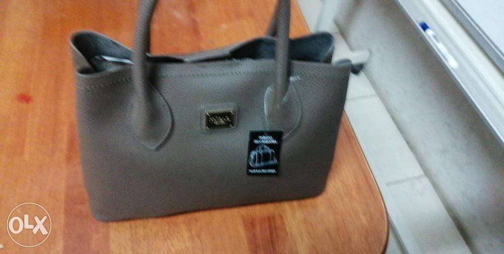 جديدة حقسيبة نسائية جديدة جلد طبيعي ايطالي الصنع ماركة ميلانو New bag 0