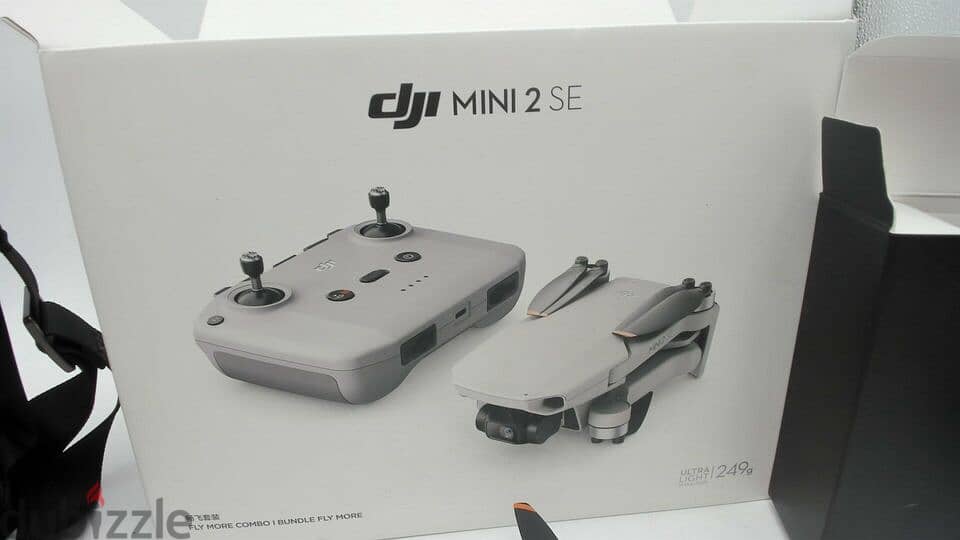 DJI - Mini 2 SE Fly More Combo Drone Remote Control 0