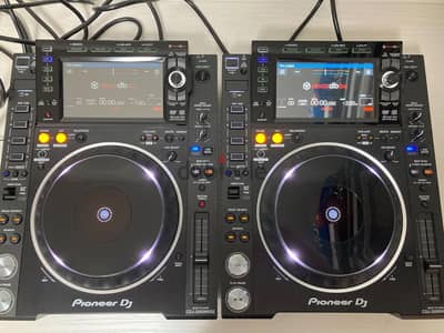 watapps +1(475)3557758  ( 2 X Pioneer CDJ 2000 NXS2 with DJM900 NXS2