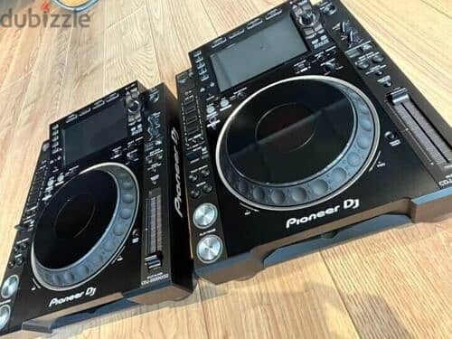 watapps +1(475)3557758  ( 2 X Pioneer CDJ 2000 NXS2 with DJM900 NXS2 1