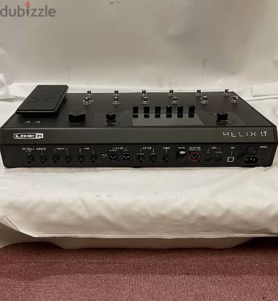 watapps +1(475)3557758  Line 6 Helix LT Floor Multi Effects Processor