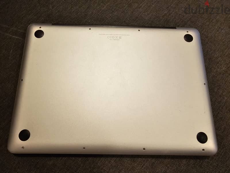 Apple MacBook Pro 13-inch 1