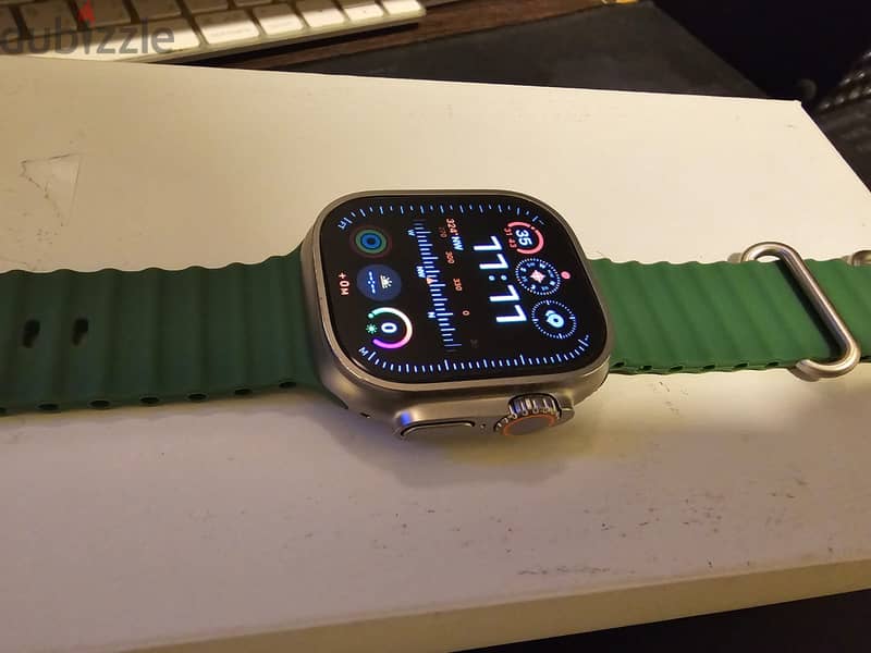 Apple Watch Ultra 49mm (GPS + Cellular) Titanium 1