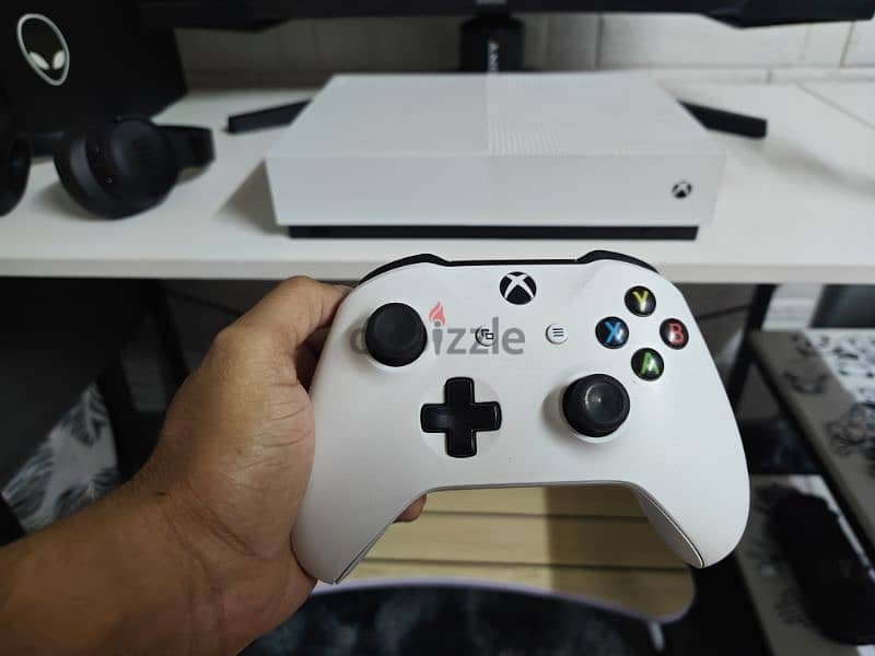 Xbox one s 1 TB 1