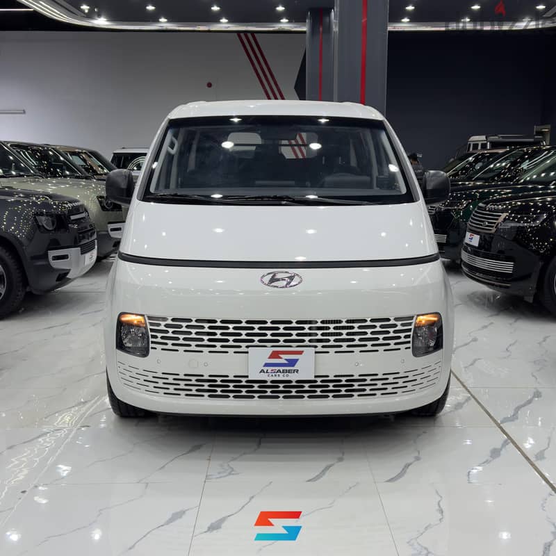 Hyundai Staria 2023 0