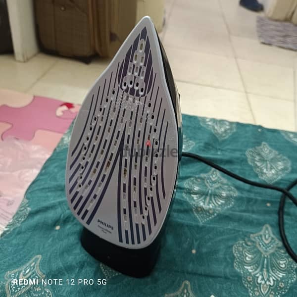 Phillips steam Iron 2