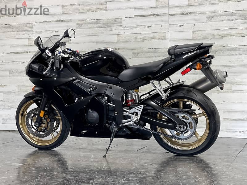 2009 Yamaha YZF-R6S Raven (+97466574363) 1