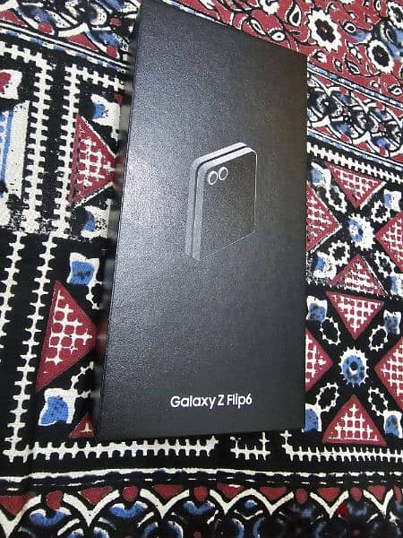 Samsung galaxy Zflip 6 256gb 12gb ram box packed sealed pack sale swap 7