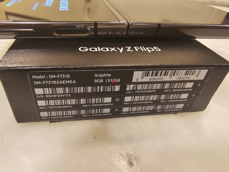 Samsung Flip5 Graphite 512GB Storage 5