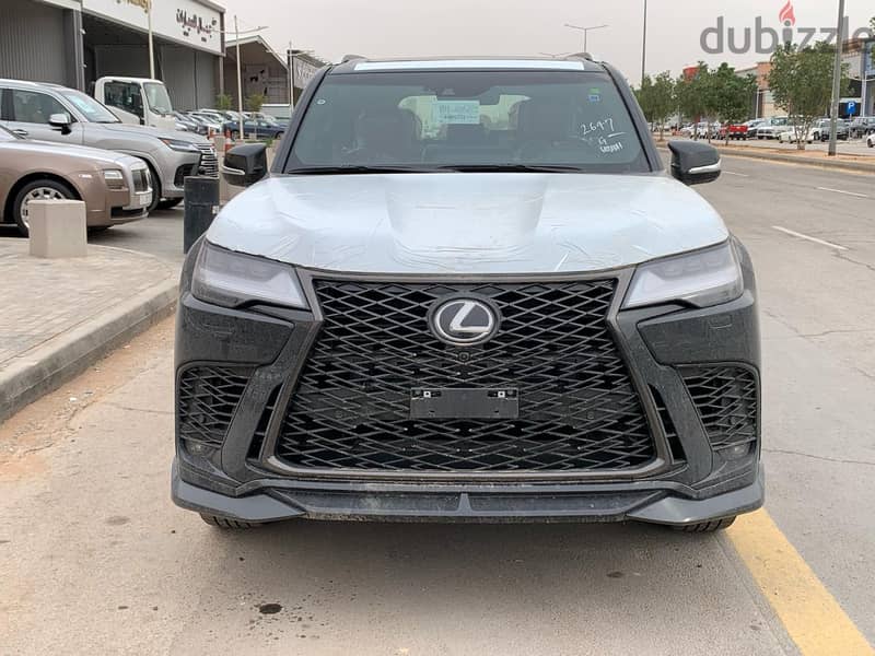 لكزس LX600 F-Sport - موديل 2024 0