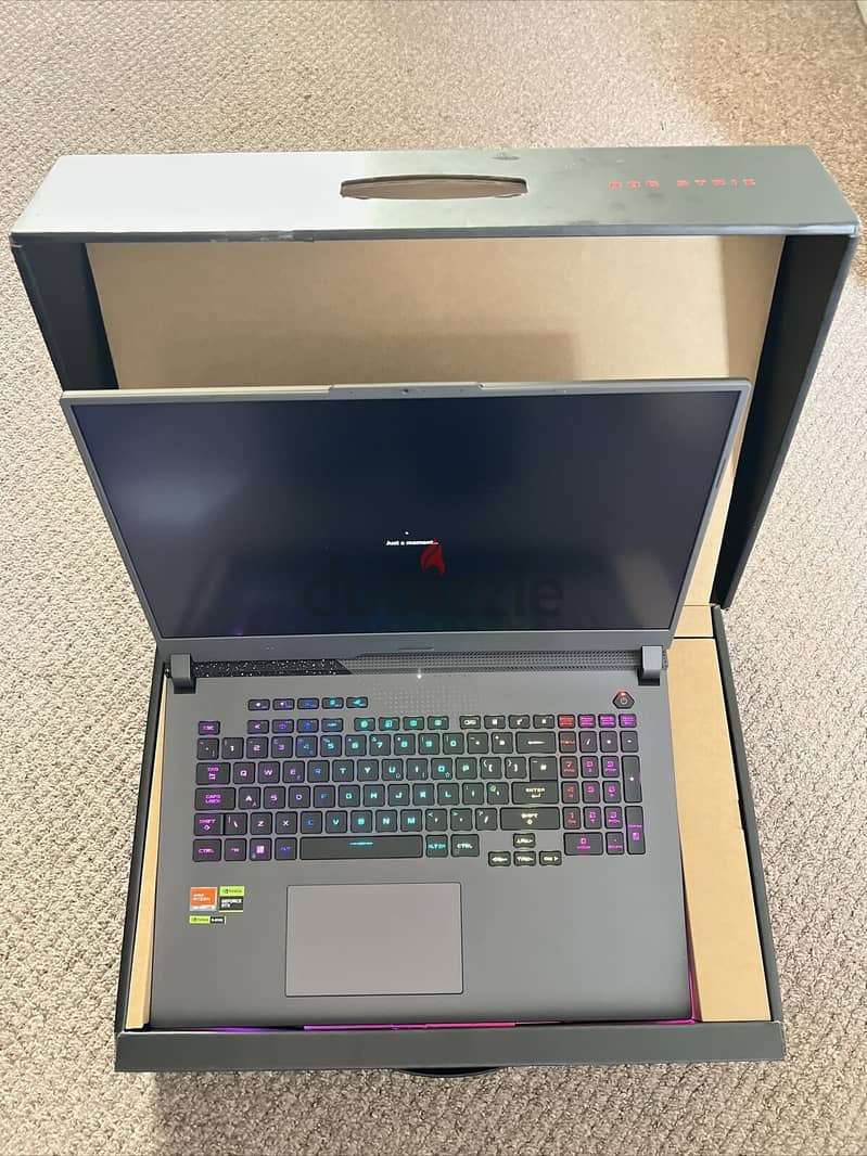 ASUS - ROG Strix G17 17.3” 240Hz Laptop QHD - AMD Ryzen 9 7945HX with 0