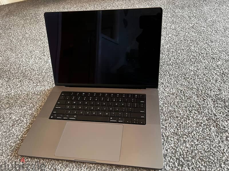 Apple - MacBook Pro 16" Laptop - M2 Pro chip - 16GB Memory - 512GB SSD 0