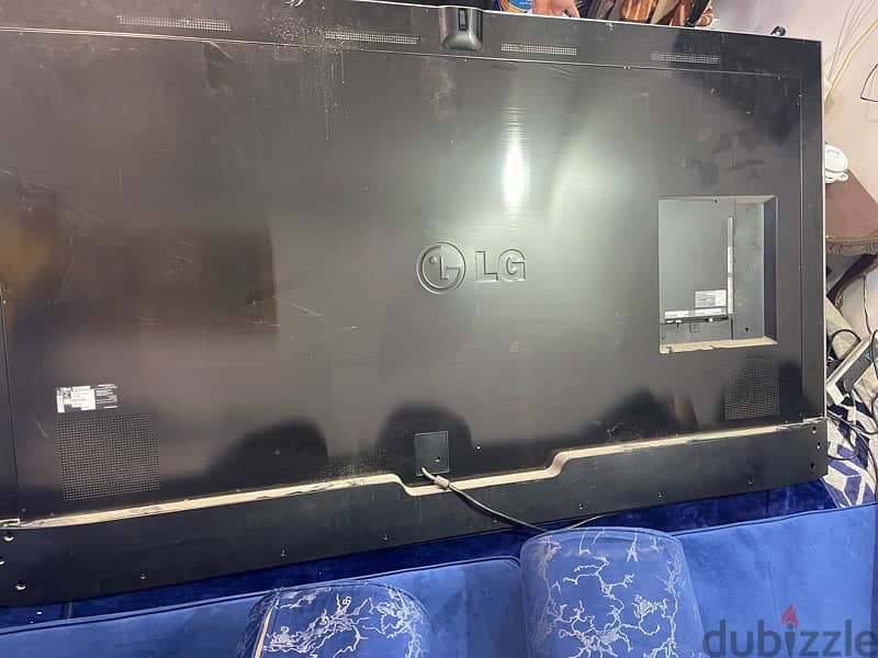 تلفزيون LG 98 بوصه 7