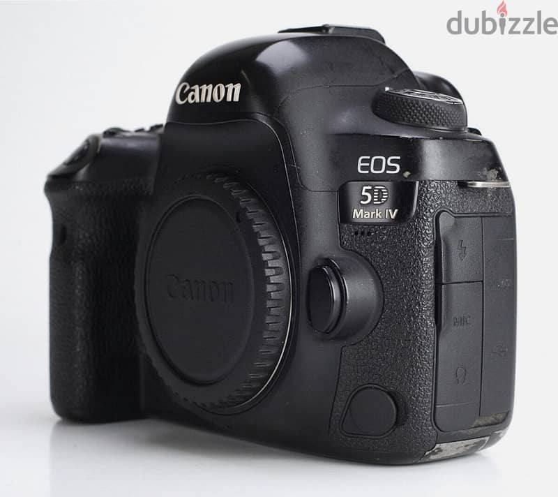 Canon EOS 5D Mark IV DSLR Camera Body Canon Battery & Canon Charger 2