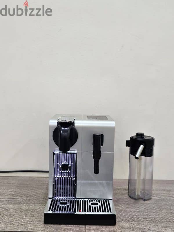 Nespresso Lattissima Pro Coffee Machine. Excellent Condition 0