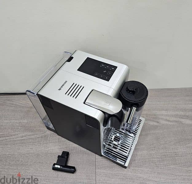 Nespresso Lattissima Pro Coffee Machine. Excellent Condition 4