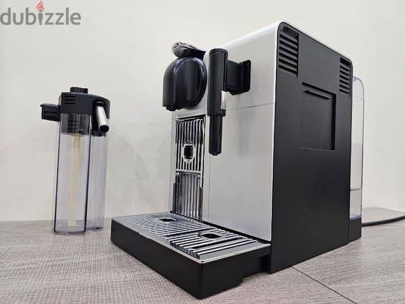 Nespresso Lattissima Pro Coffee Machine. Excellent Condition 6