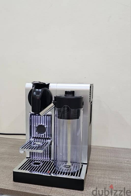 Nespresso Lattissima Pro Coffee Machine. Excellent Condition 7