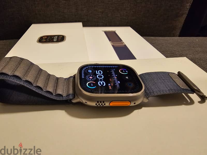 Apple Watch Ultra 2 (2nd Gen) Titanium 49mm Cellular 1