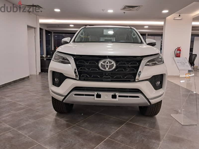 Toyota Fortuner VX3 2024 0