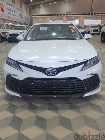 Toyota Camry GLE 2025