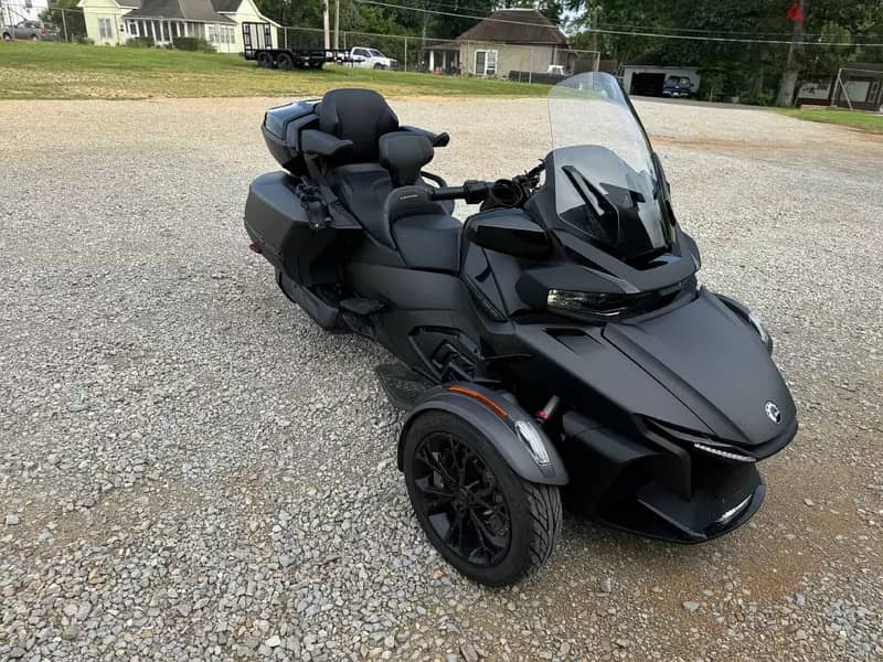 2022 Can-am Spyder RT (+97466574363) 1