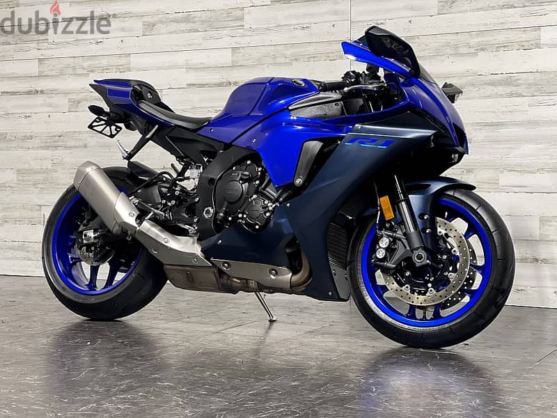 2023 Yamaha R1 (+97466574363) 1