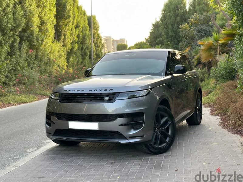 Used - Range Rover Sport SE - 2024 | "مستعملة - رنج روفر سبورت SE - 20 0