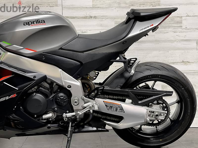 2021 Aprilia RSV4 (+971 52 300 8603) 2