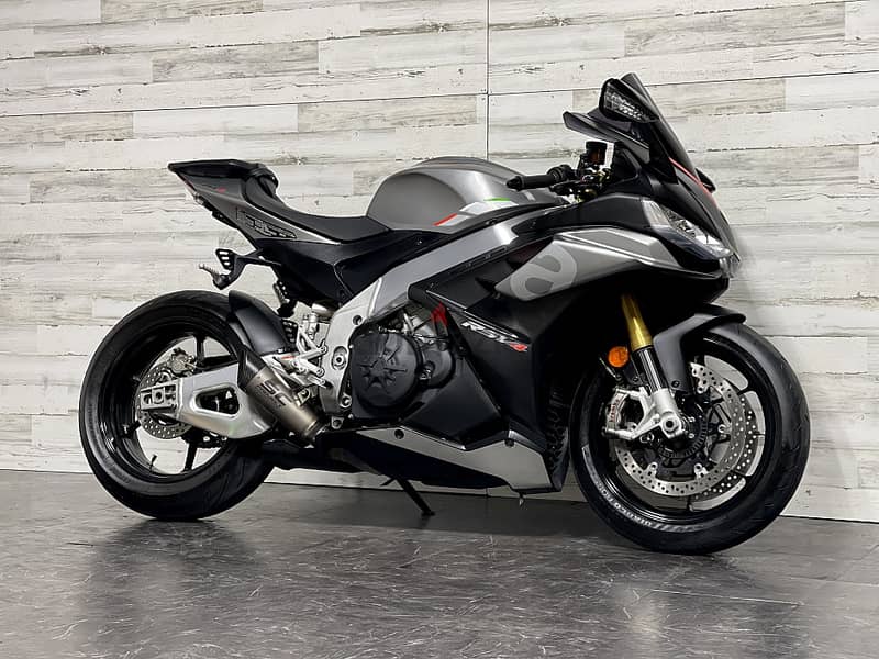 2021 Aprilia RSV4 (+971 52 300 8603) 7