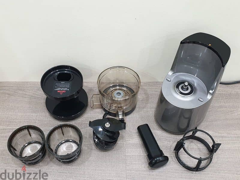 Hurom Slow Juicer 9