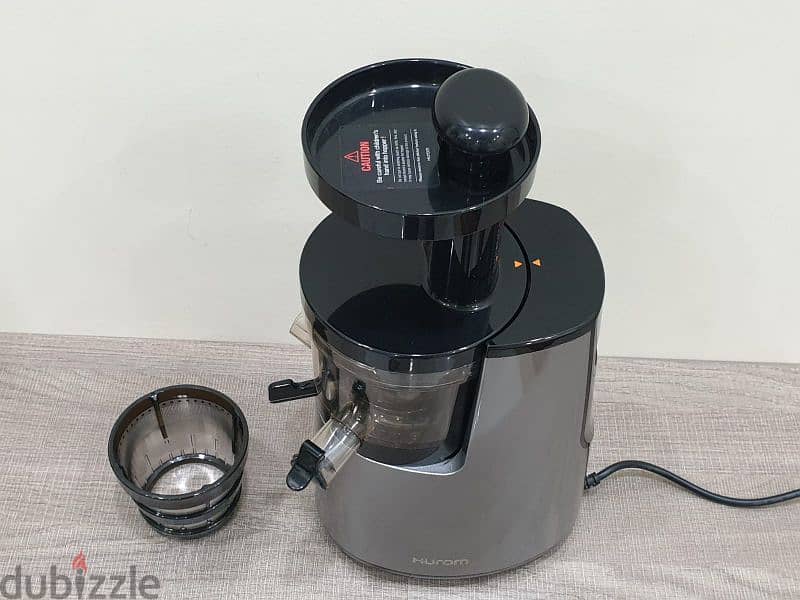 Hurom Slow Juicer 11