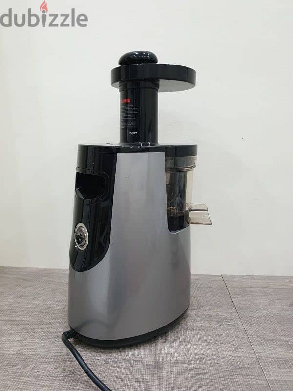 Hurom Slow Juicer 13