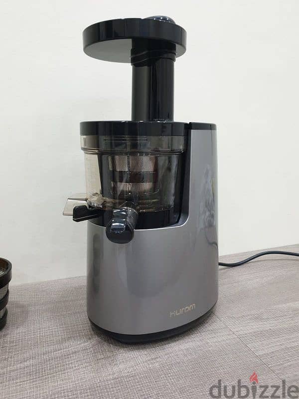 Hurom Slow Juicer 14