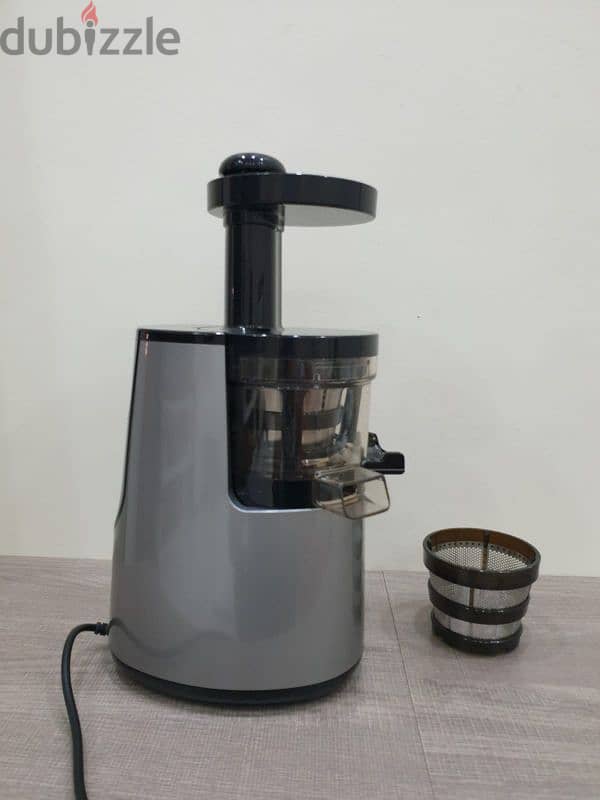 Hurom Slow Juicer 16