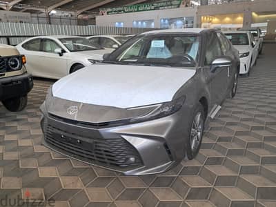 Toyota Camry Standard 2025