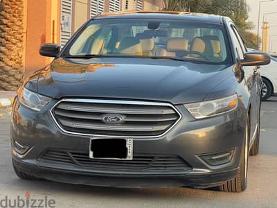 Ford Taurus 2019