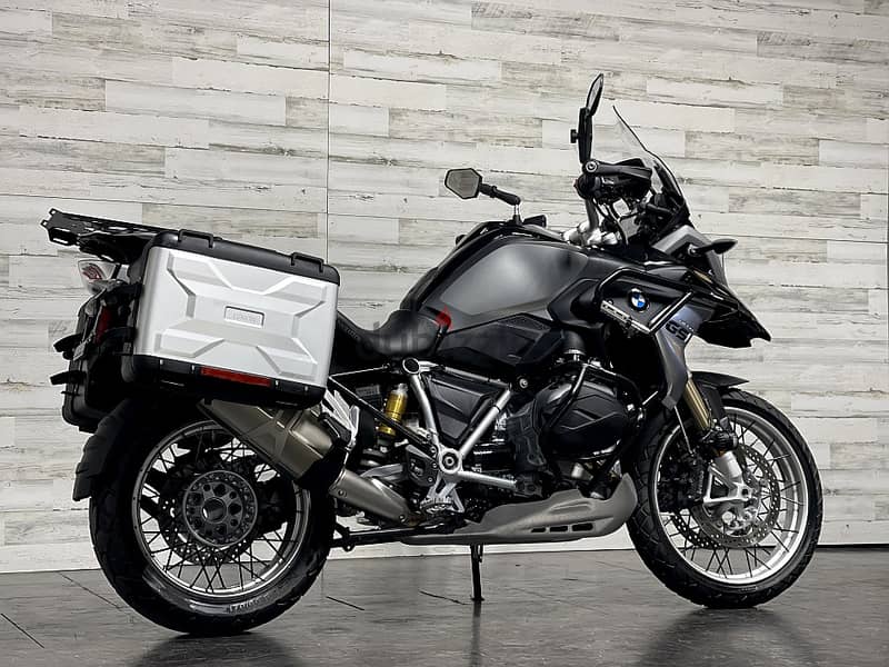 2017 BMW R1200GS (+97466574363) 1