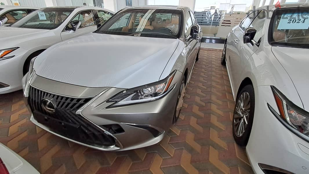 لكزس ES 350 ستاندر بريمي - موديل 2024 0