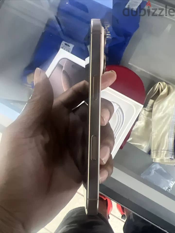 iPhone 16 Pro 256GB Desert Titanium 1