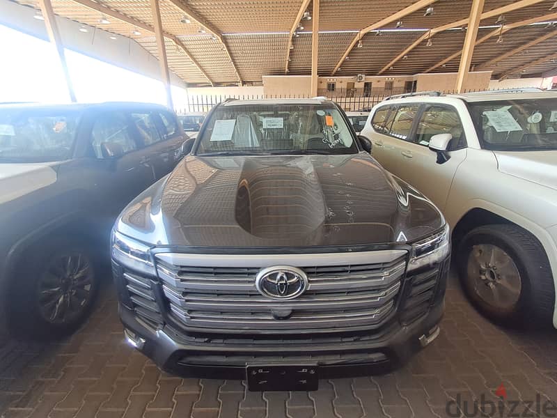 تويوتا لاندكروزر GXR L3 V6 2024 0