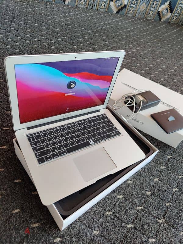 MacBook air,Intel core i5,Full Box with original accessories 0