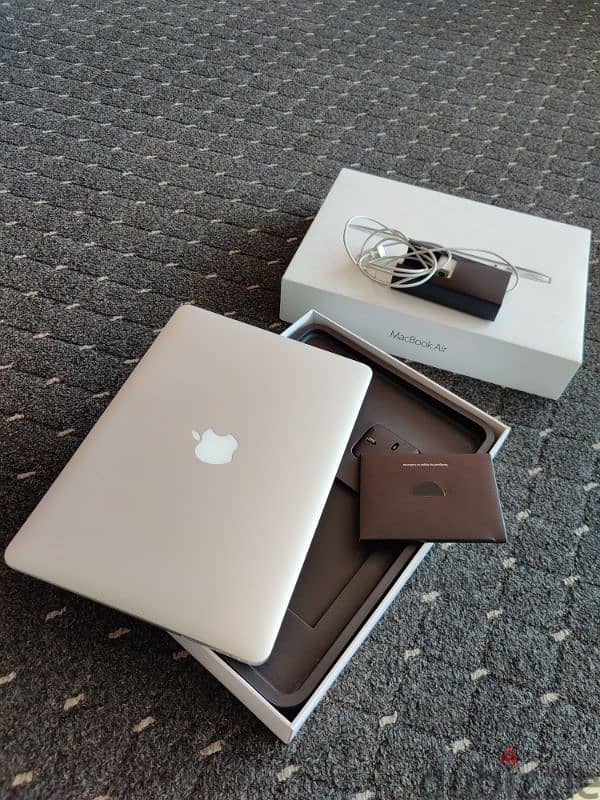 MacBook air,Intel core i5,Full Box with original accessories 2