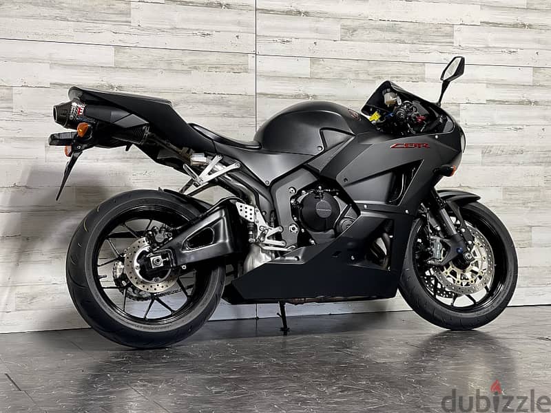 2019 Honda CBR600RR  (+97466574363) 1