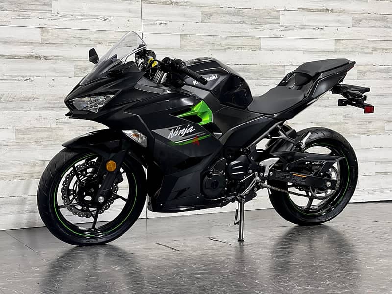 2023 kawasaki ninja400  (+97466574363) 0