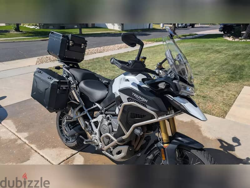 2023 Triumph Tiger 12000 dual sport  (+97466574363) 1